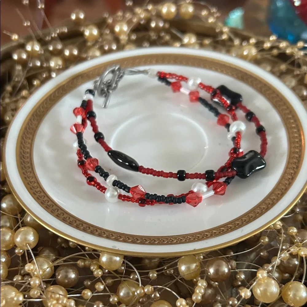 Elegant Red and Black Beaded Bracelet